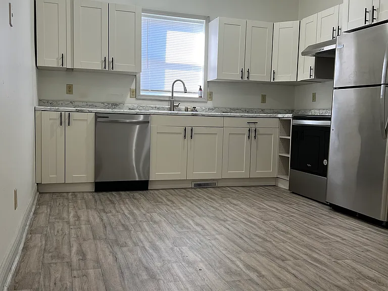 850 Sims Ave #1 — Photo 1
