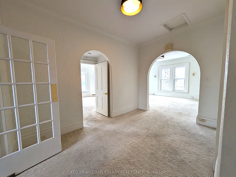 35 King St #4 — Photo 13