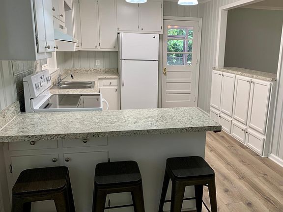Kitchen with pass through