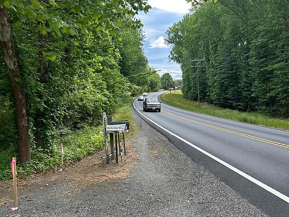 3rd image of 10057 Kings Hwy