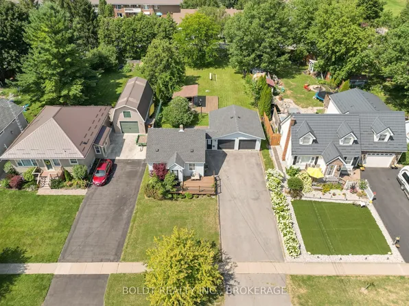 642 Penner St, Niagara On The Lake, ON L0S 1J0