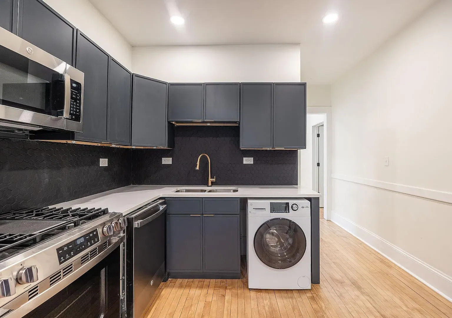 2301 N Leavitt St — Photo 1