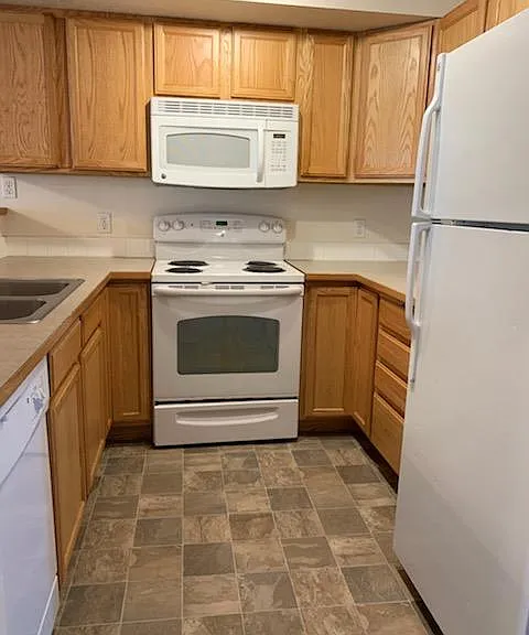 621 N Hydra Pl #A — Photo 4