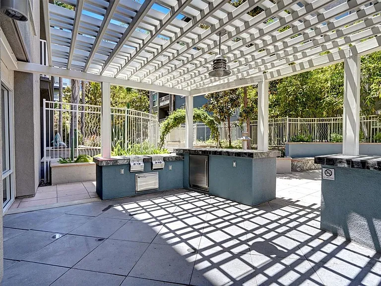 Stadium House Apartments — Photo 51