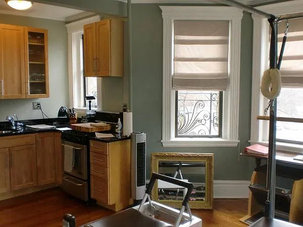 Studio, 416 sqft, $2,300 — Photo 2