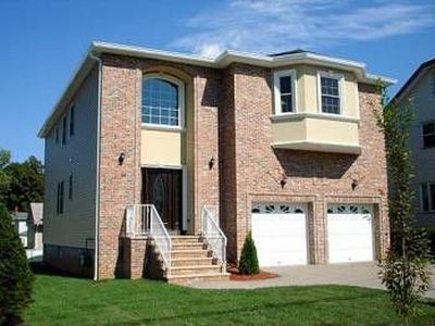99 Ottawa Ave, Hasbrouck Heights, NJ, 07604