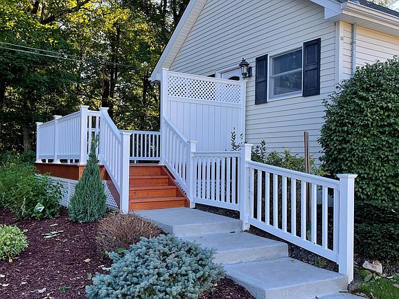 deck featuring privacy screen
