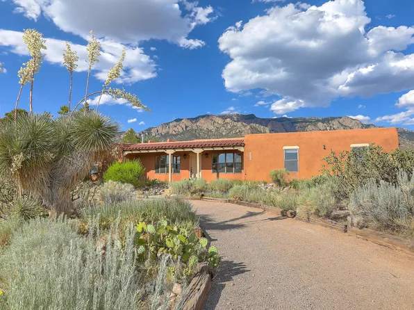 1142 Marigold Dr NE, Albuquerque, NM 87122