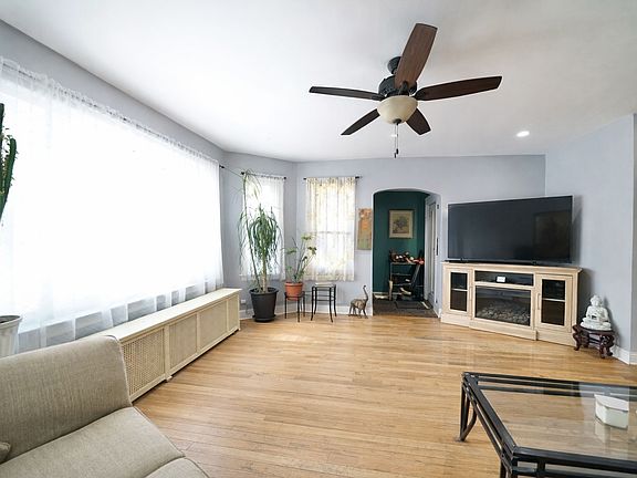 4th image of 3104 N 76th Ct