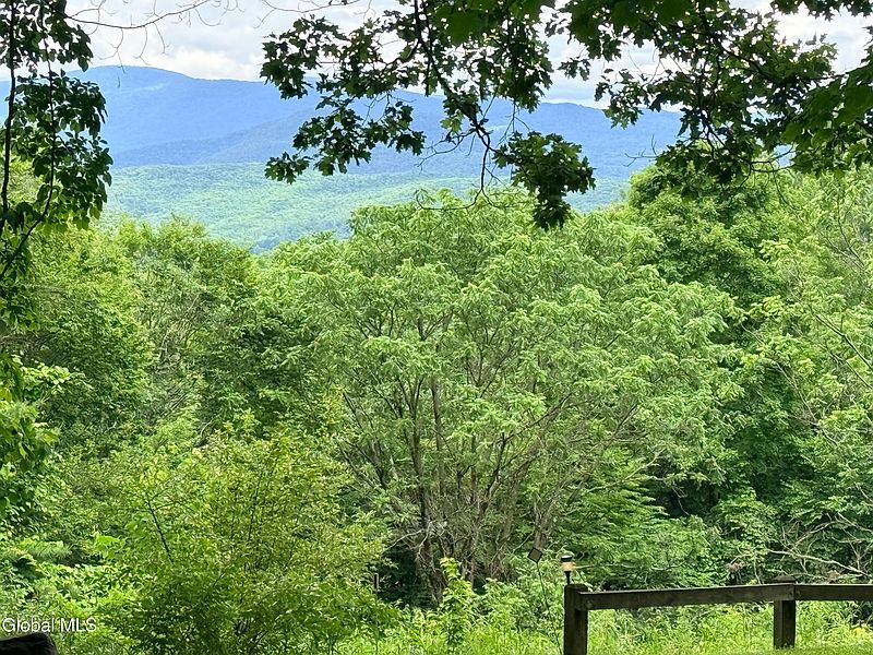 5th image of 151 Irish Lane