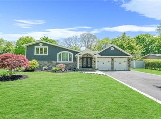 7 Lauren Ave S, Dix Hills, NY 11746