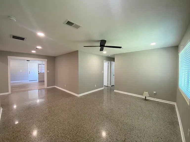 400 Argyle Ct — Photo 11