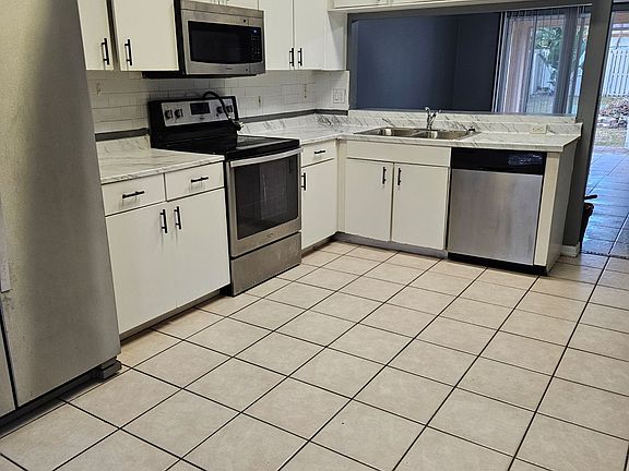 5th image of 4919 Marbella Isle Dr