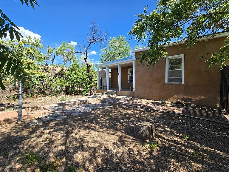 808 Agua Fria St #A — Photo 15