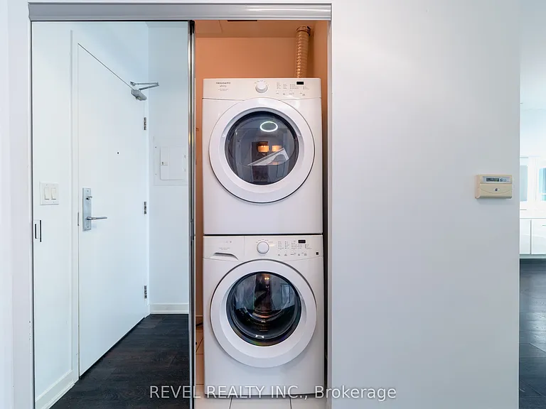 150 E Liberty St #Penthouse 3 — Photo 15