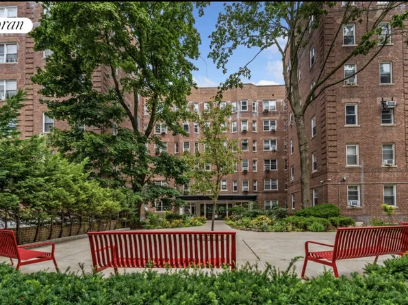 920 East 17th Street 121 image 11 of 12