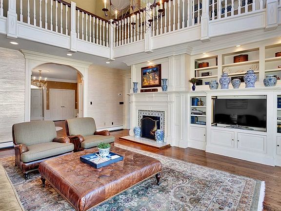 5th image of 9 Fox Meadow Ln