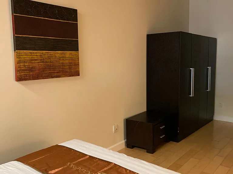Suite #9 - 2 bed/1 bath - 979 sq ft.
