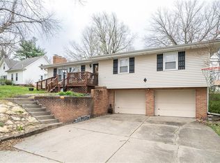2105 Shannon Ln, Saint Joseph, MO 64506
