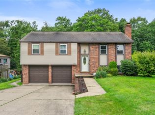 625 Magnus Ln, Coraopolis, PA 15108