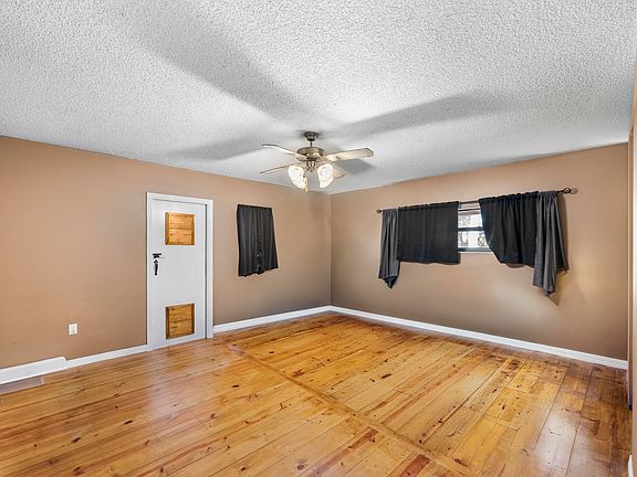 5th image of 10800 Carlton Road