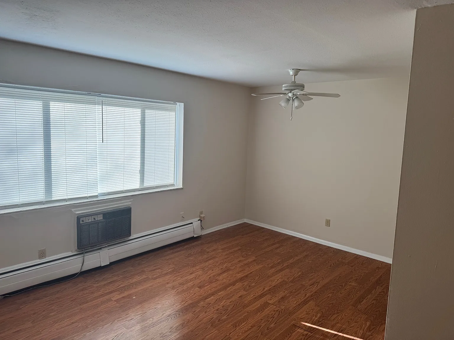 2 bed, 742 sqft, $1,000 — Photo 1