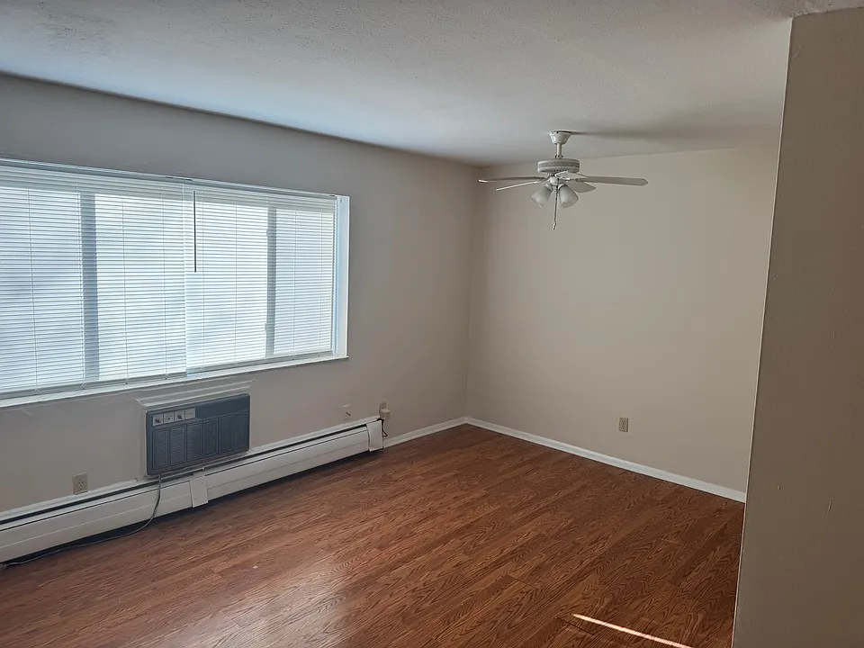 2835 Mayfield Rd #101