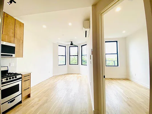 Rented by Blue Egg Realty Corp | media 7