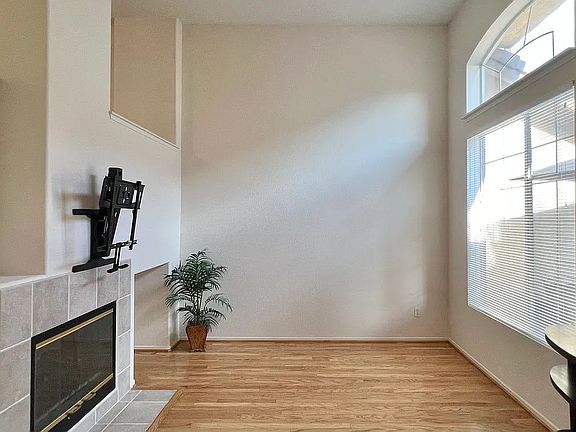 5th image of 10206 Wateridge Cir #159-1