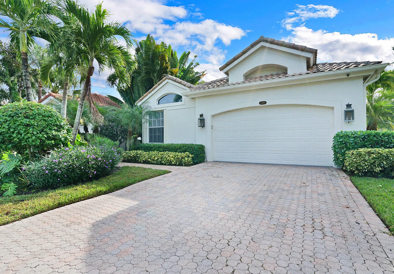 3 bed, 2.5 bath, 2177 sqft, $15,000 — Photo 2
