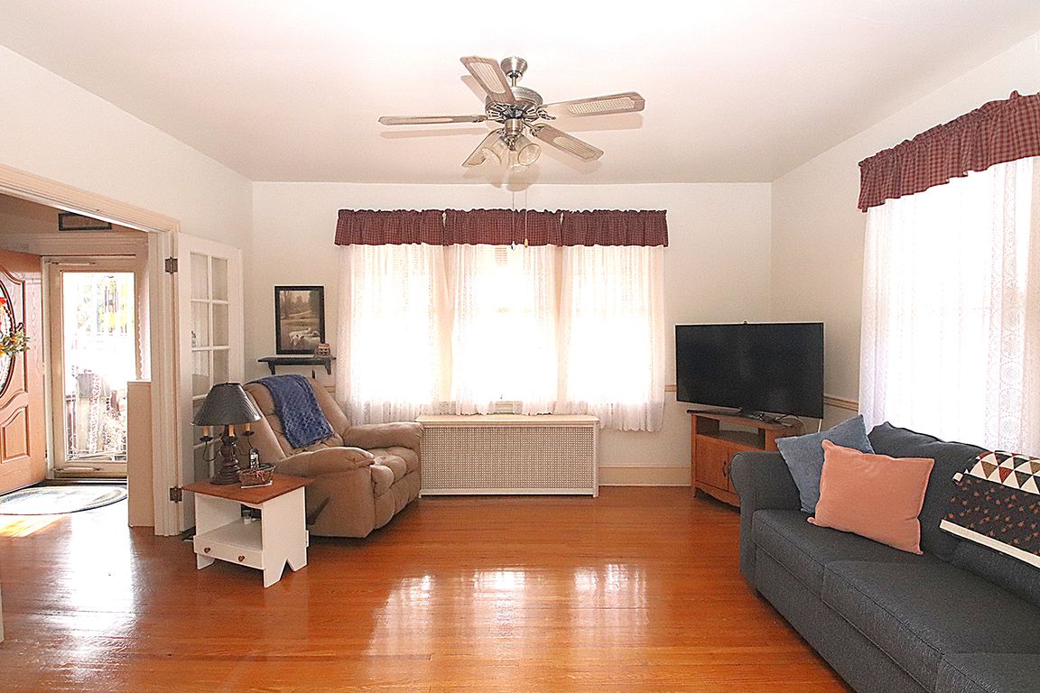 next background image