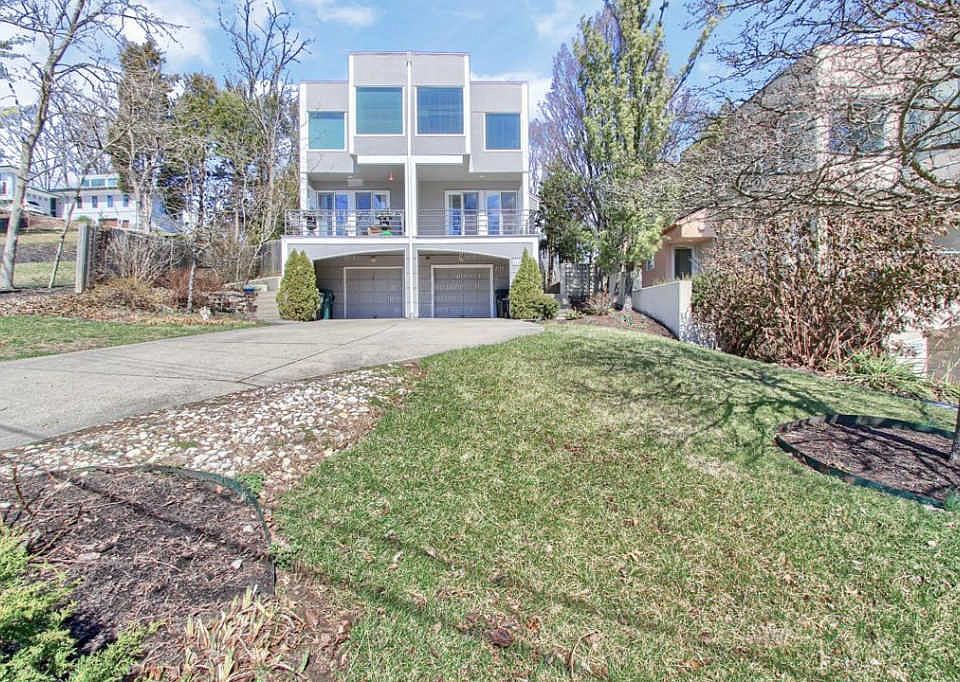 1st image of 3030 Golden Ave