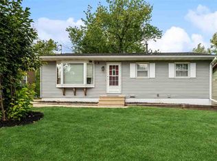 1524 Woodside Dr NW, Cedar Rapids, IA 52405