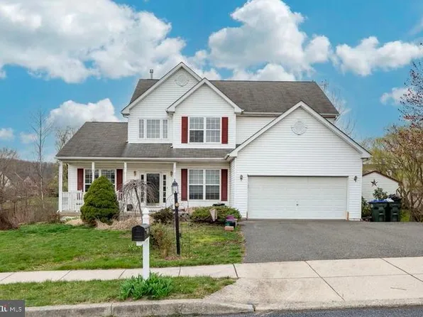 35 Jamie Cir, Gilbertsville, PA 19525