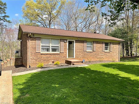 2nd image of 209 Lynnewood Dr