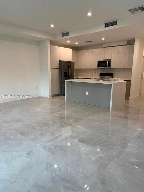 3 bed, 2.5 bath, $3,950 — Photo 1
