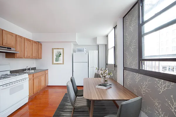 Rented by R New York | media 2