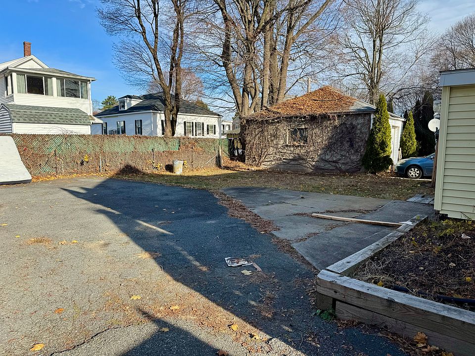 2nd image of 189 Chestnut St #B
