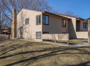426 W Eagle Lake Dr, Maple Grove, MN 55369