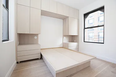 Rented by Barkoff Residential 