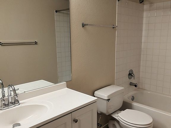 3rd image of 473 Mesa Blvd Unit 102