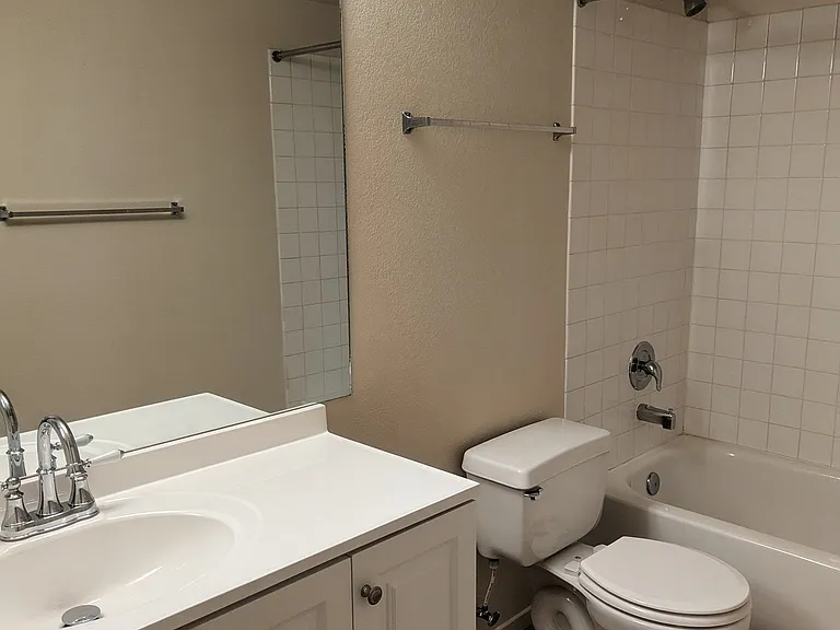 473 Mesa Blvd #102 — Photo 3
