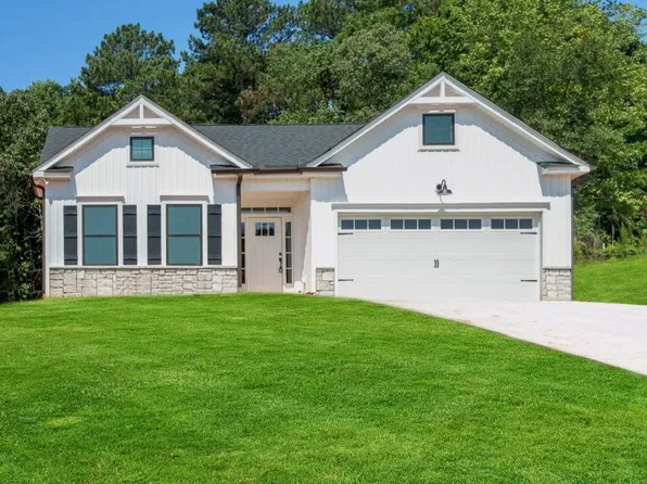 240 Randall Dr, Rockmart, GA 30153