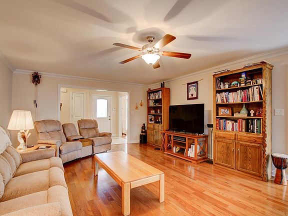 5th image of 285 Bellshire Dr