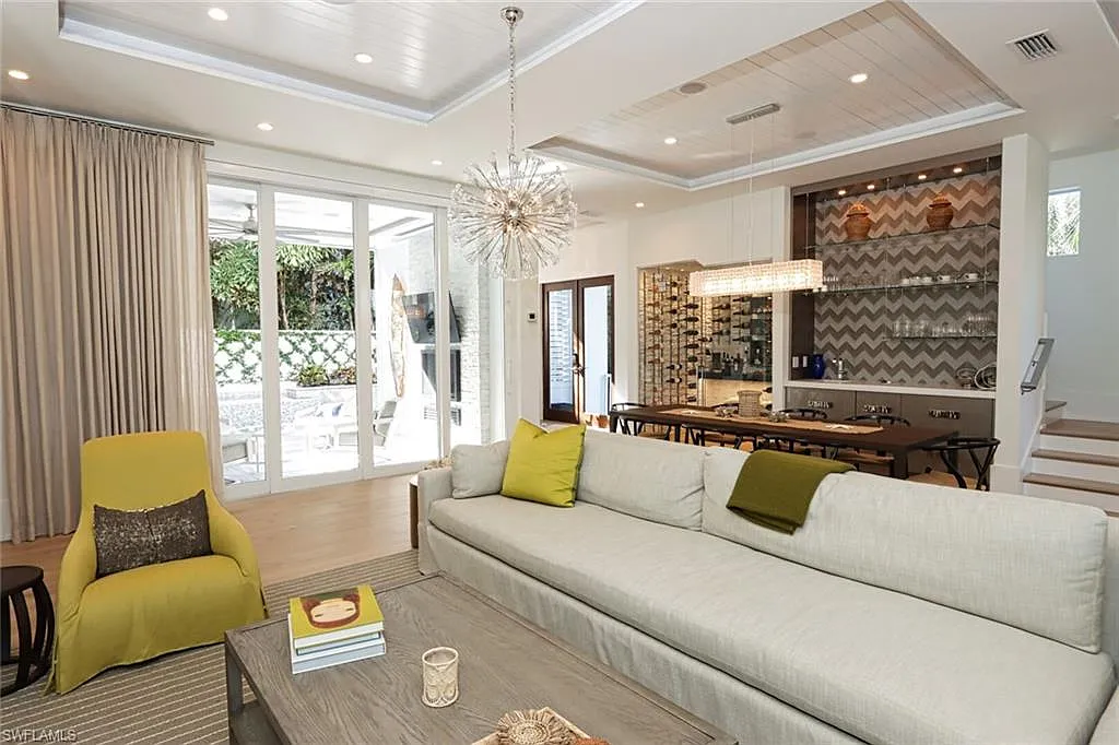 4 bed, 4.5 bath, 3000 sqft, $70,000 — Photo 4
