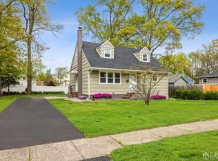 10 Woodrow Ave, Piscataway, NJ 08854