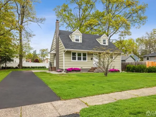 10 Woodrow Ave, Piscataway, NJ 08854