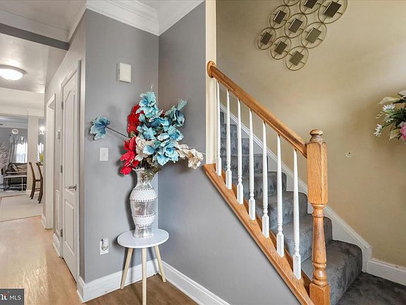 4th image of 208 Whitley Dr #44