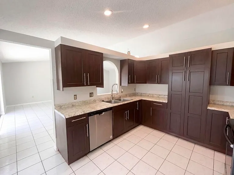 1750 Evergreen Ct — Photo 10