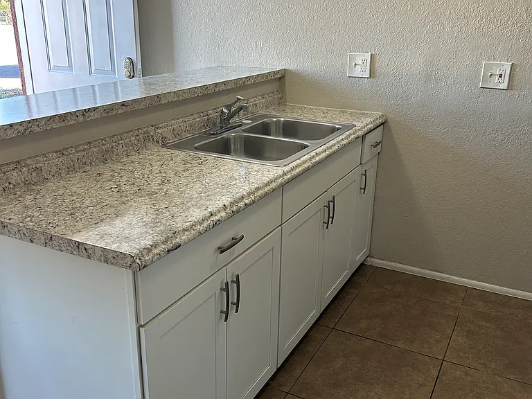 4002 W Tonto St #2 — Photo 8